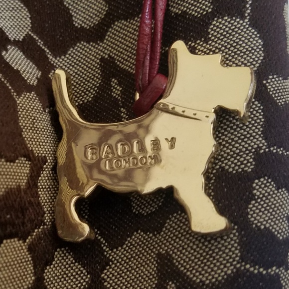 Meet your Posher, Kay - Picture 2 of 2